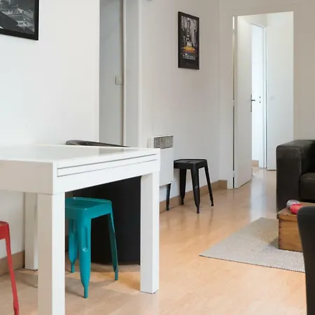 Hostnfly - Charming Bright Appt Near The Arc De Triomphe